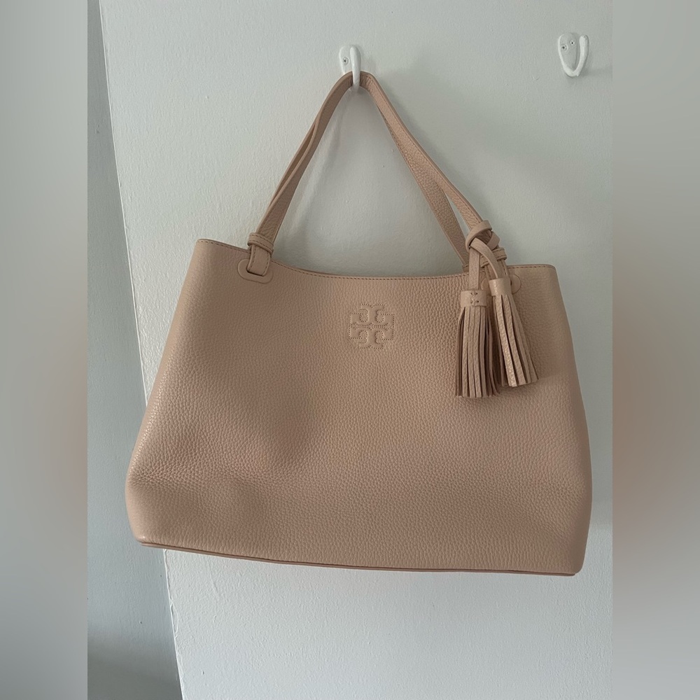 New with tags Tory Burch Thea Center Zip Tote